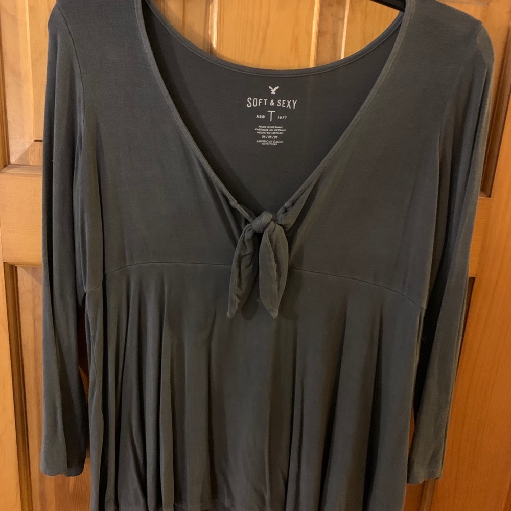American Eagle Soft & Sexy Grey Long-sleeve w bow